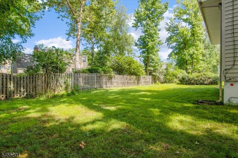 Property listing MLS 4048858 photo 27