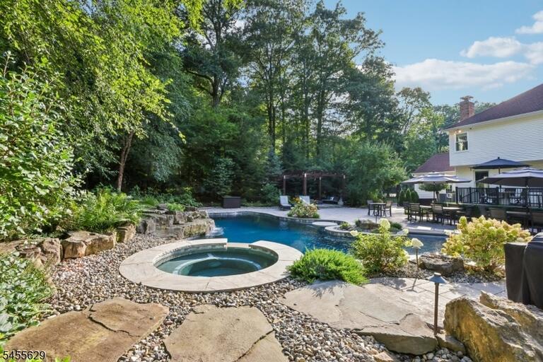 Property listing MLS 4048863 photo 36