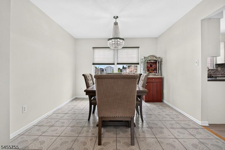 Property listing MLS 4048865 photo 9