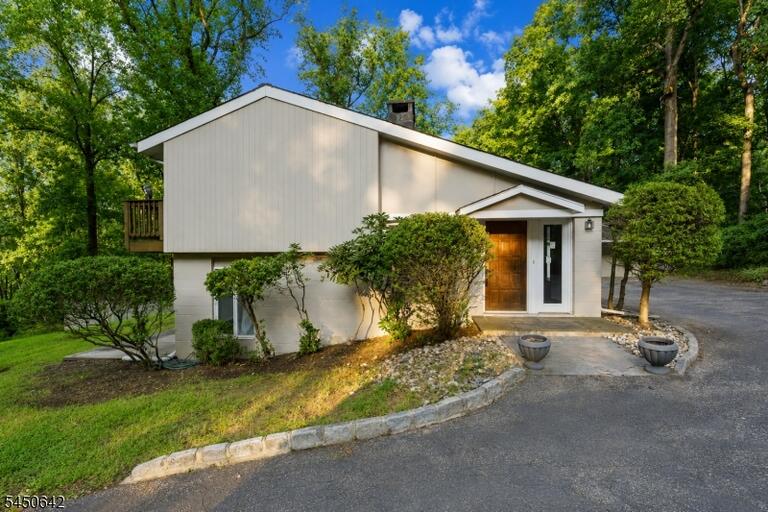 Property listing MLS 4048867 photo 3