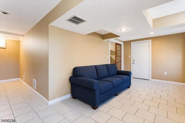 Property listing MLS 4048873 photo 19