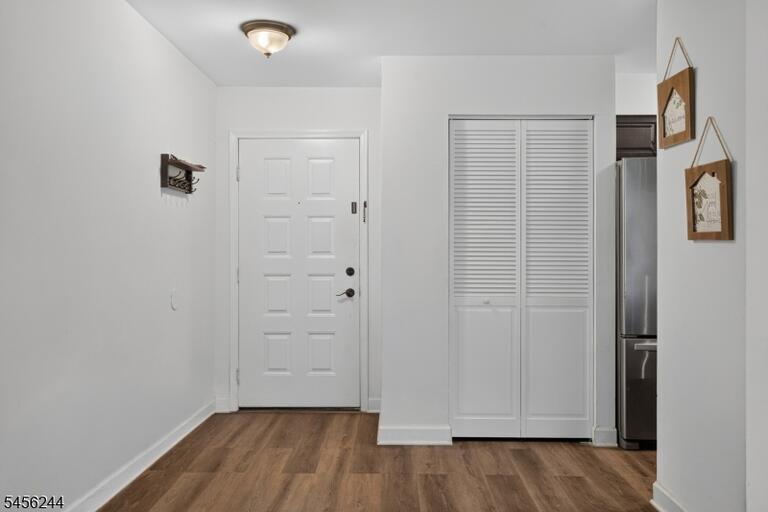 Property listing MLS 4048881 photo 2