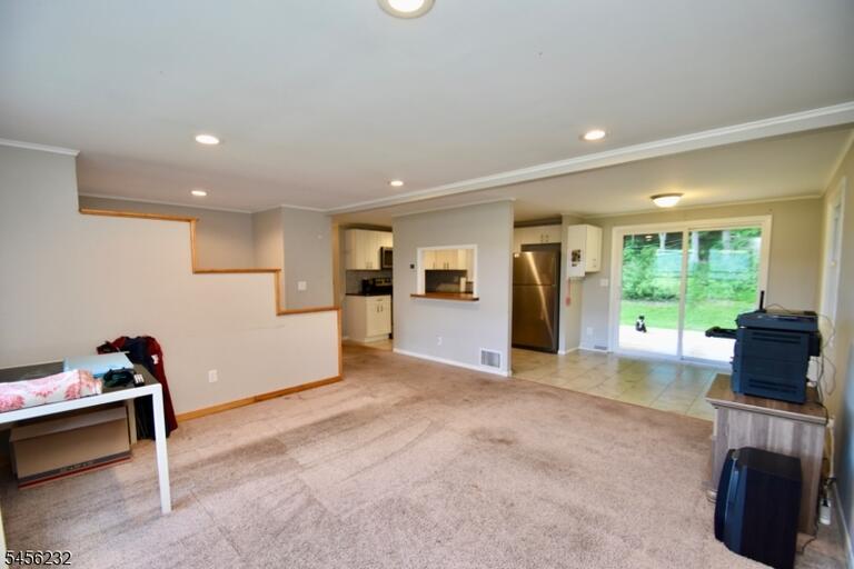 Property listing MLS 4048884 photo 2