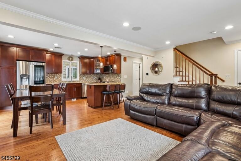 Property listing MLS 4048886 photo 9
