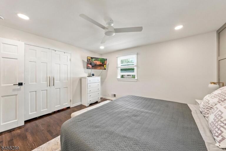 Property listing MLS 4048906 photo 25