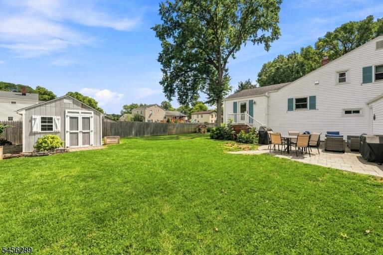 Property listing MLS 4048906 photo 31