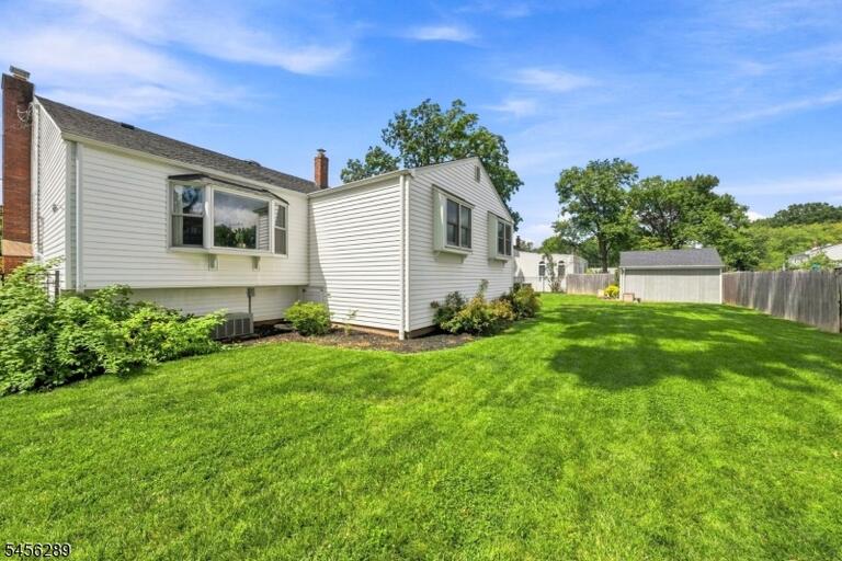 Property listing MLS 4048906 photo 32