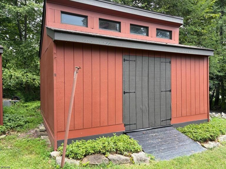Property listing MLS 4048917 photo 17