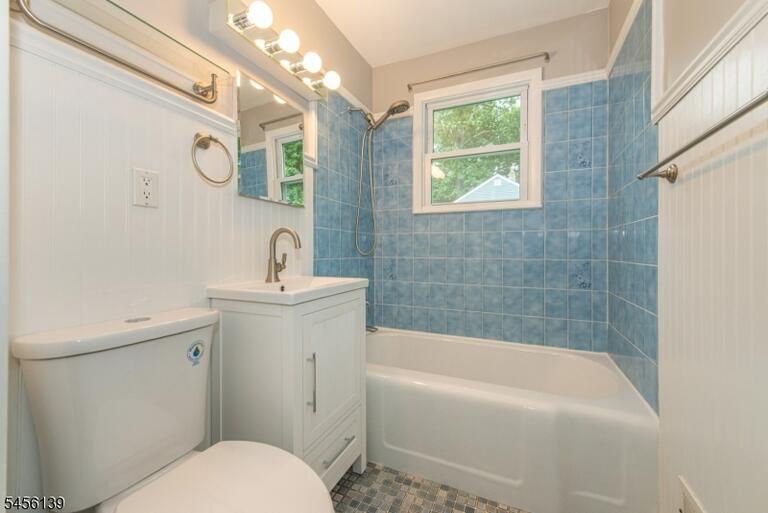 Property listing MLS 4048957 photo 13