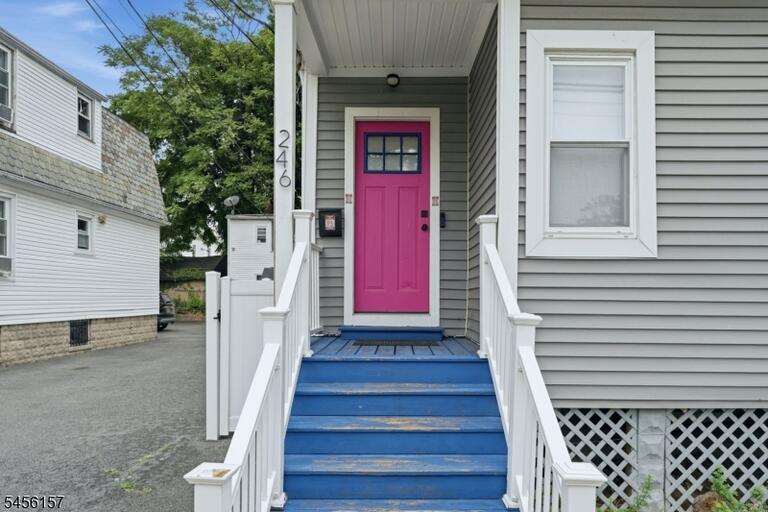 Property listing MLS 4048974 photo 4