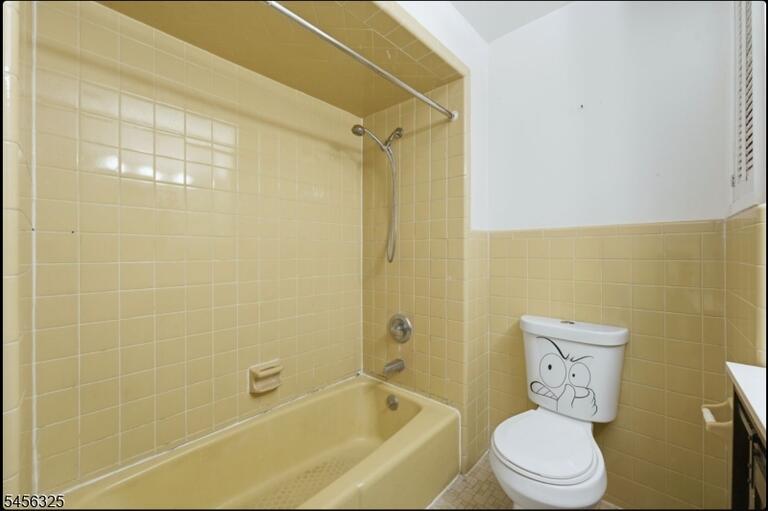 Property listing MLS 4048986 photo 10