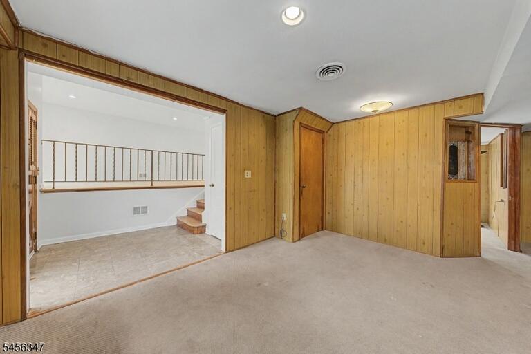 Property listing MLS 4048989 photo 4
