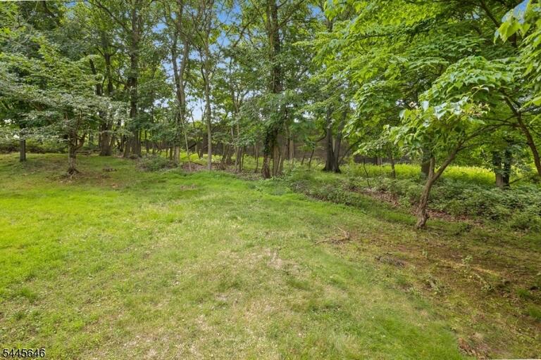 Property listing MLS 4048991 photo 44