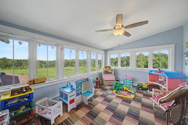Property listing MLS 4048993 photo 27