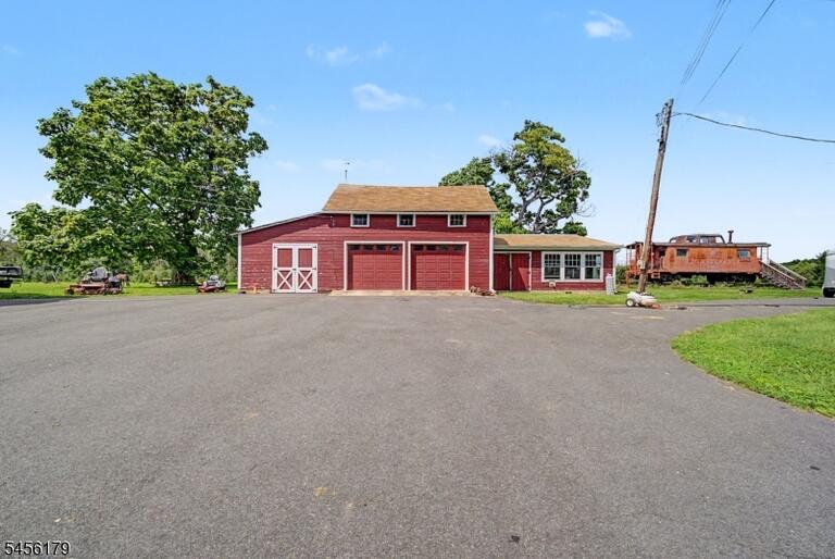 Property listing MLS 4048993 photo 37