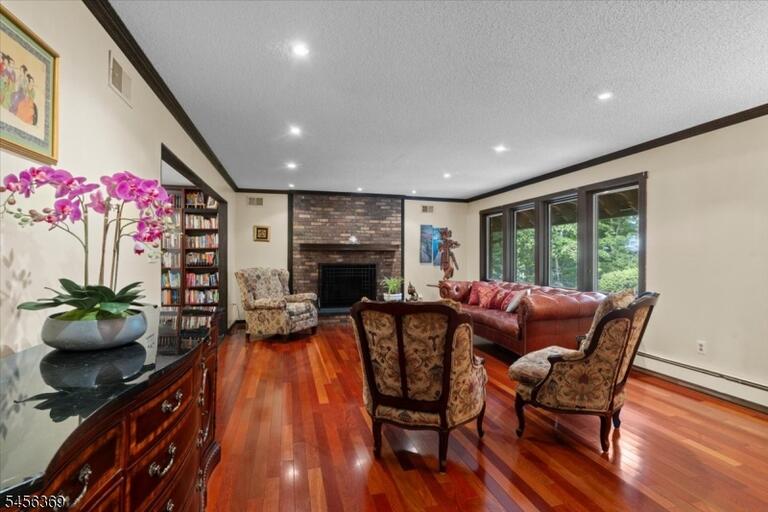 Property listing MLS 4048994 photo 13