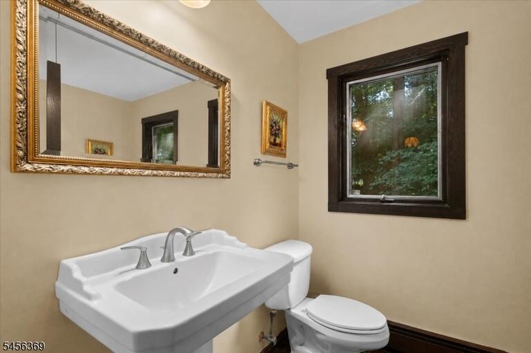 Property listing MLS 4048994 photo 28