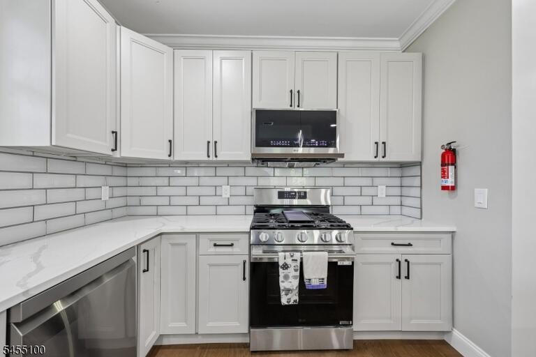 Property listing MLS 4049014 photo 23