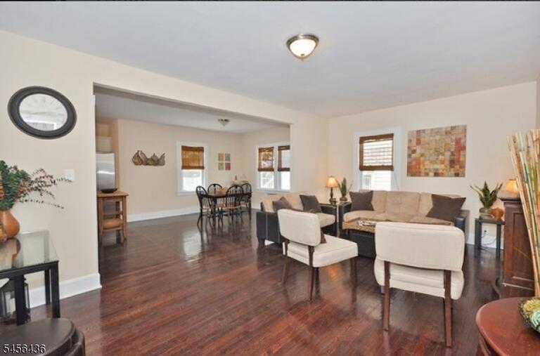 Property listing MLS 4049039 photo 3