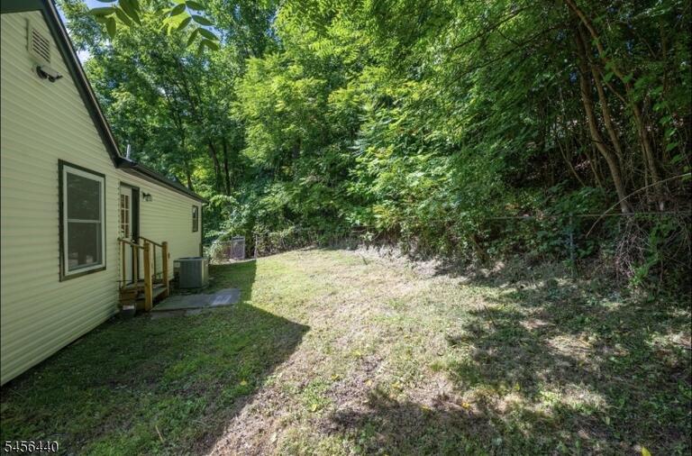 Property listing MLS 4049045 photo 24