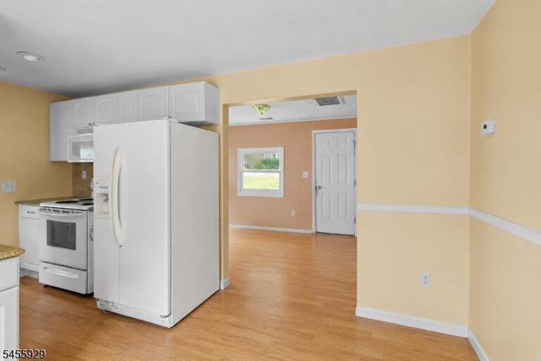 Property listing MLS 4049047 photo 11