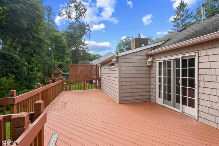 Property listing MLS 4049047 photo 25