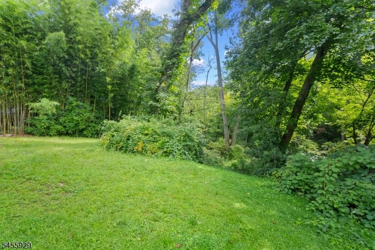 Property listing MLS 4049047 photo 29