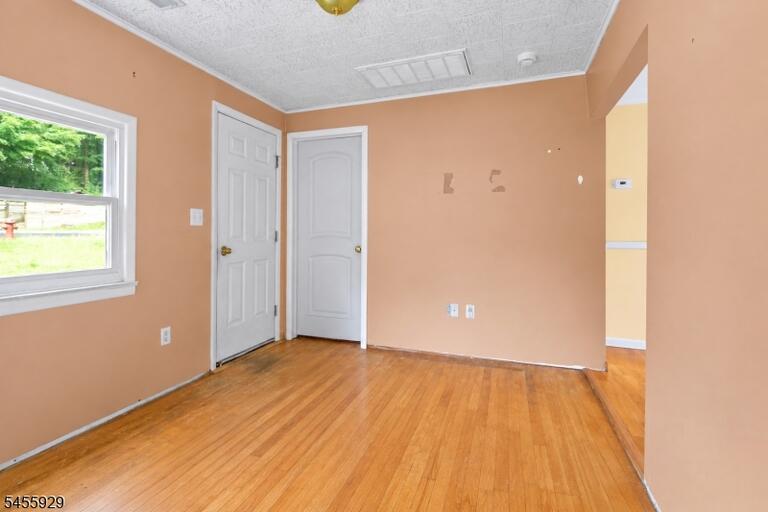 Property listing MLS 4049047 photo 5