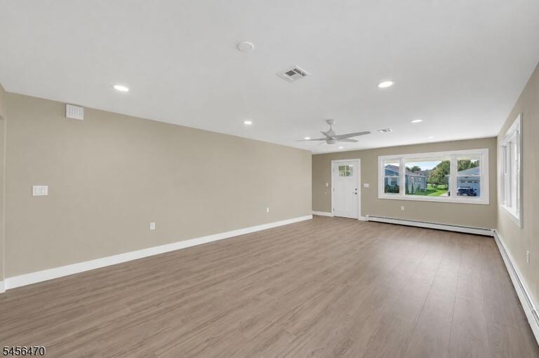 Property listing MLS 4049072 photo 3
