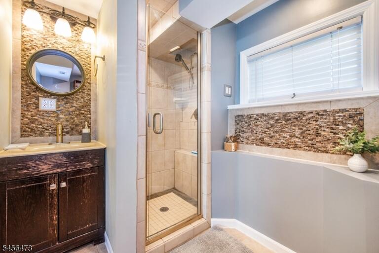 Property listing MLS 4049075 photo 15