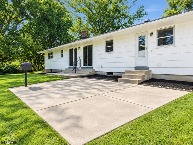 Property listing MLS 4049091 photo 30