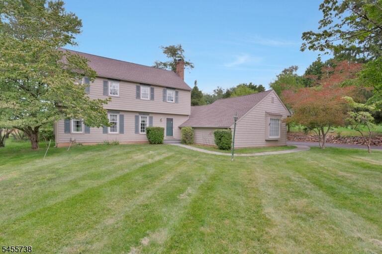 Property listing MLS 4049097 photo 1