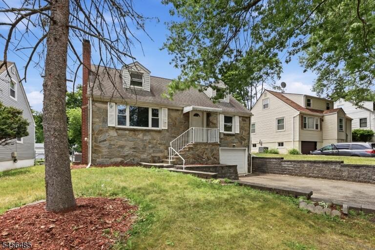 Property listing MLS 4049098 photo 3