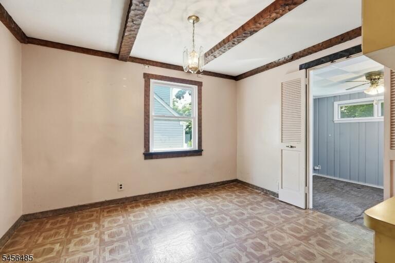 Property listing MLS 4049098 photo 9