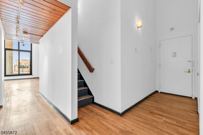 Property listing MLS 4049108 photo 7
