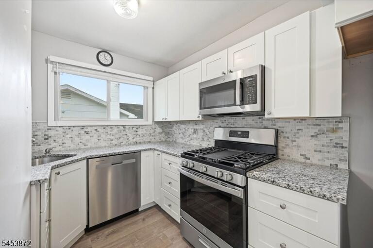 Property listing MLS 4049110 photo 9