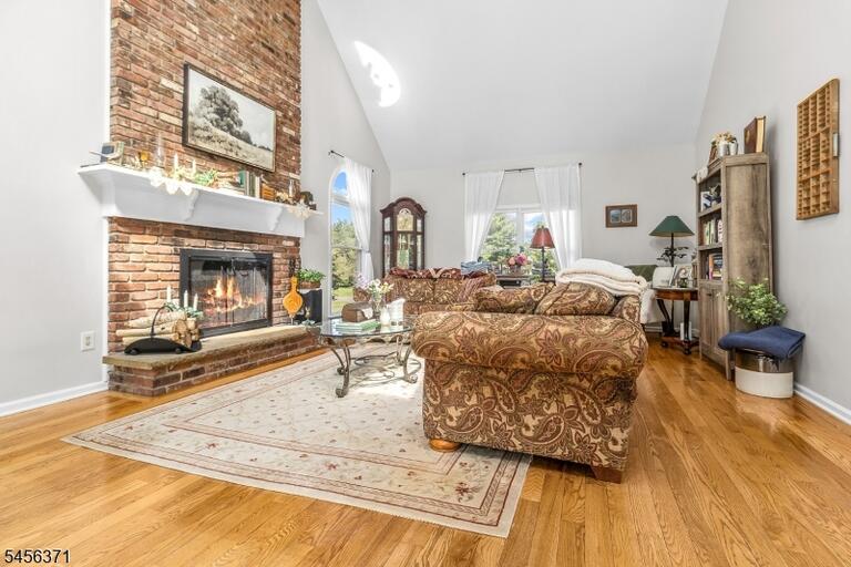Property listing MLS 4049111 photo 10