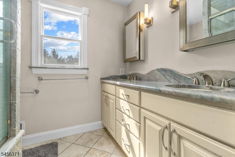 Property listing MLS 4049111 photo 25