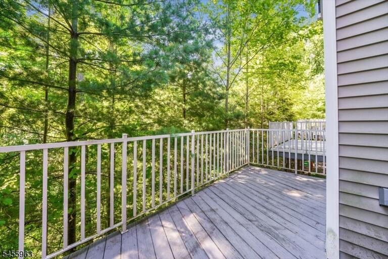 Property listing MLS 4049138 photo 32