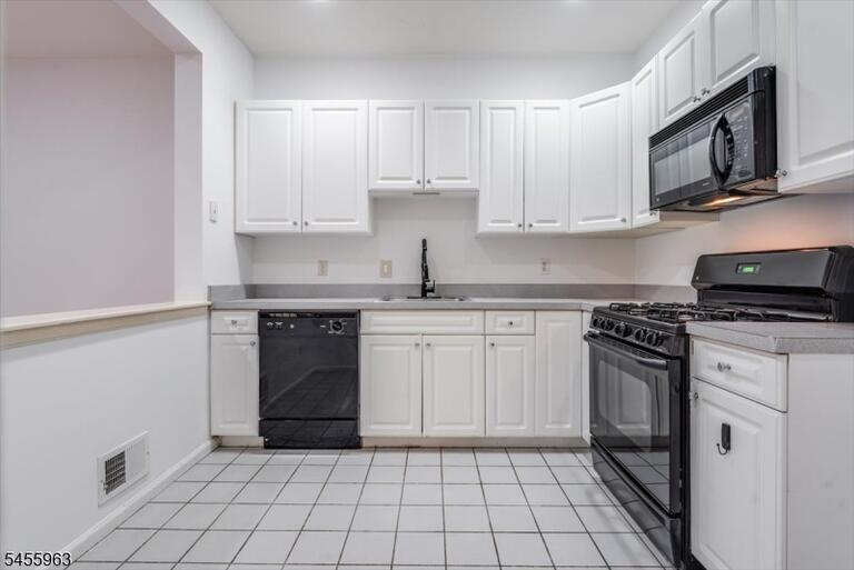 Property listing MLS 4049138 photo 9