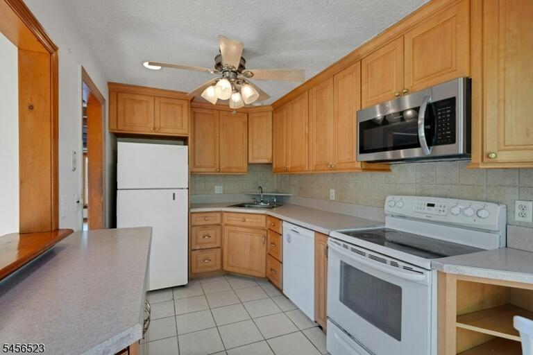 Property listing MLS 4049141 photo 11