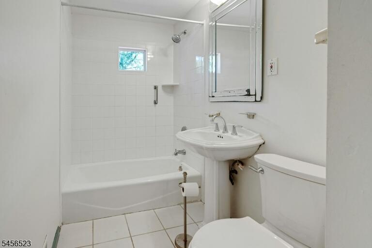 Property listing MLS 4049141 photo 18