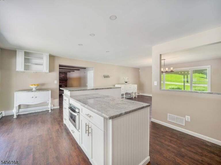 Property listing MLS 4049143 photo 6