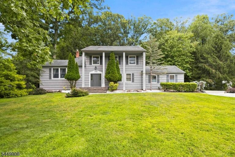Property listing MLS 4049151 photo 2