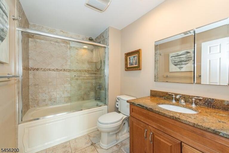Property listing MLS 4049156 photo 23