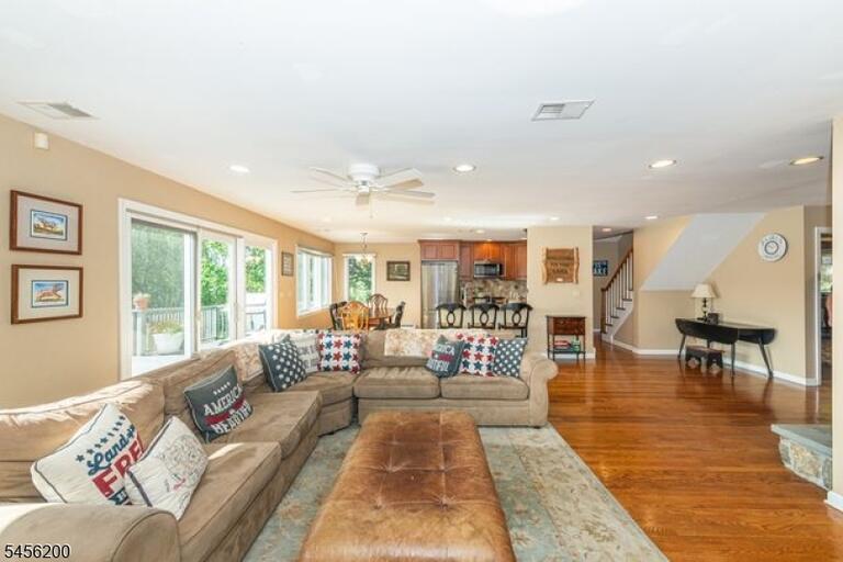 Property listing MLS 4049156 photo 8