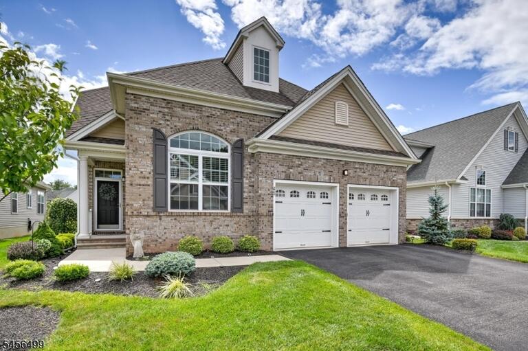 Property listing MLS 4049161 photo 1