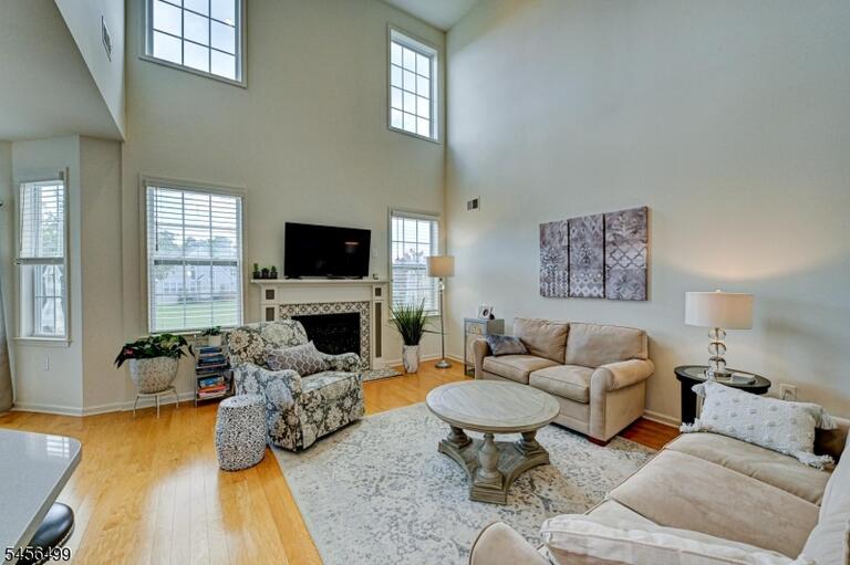 Property listing MLS 4049161 photo 7