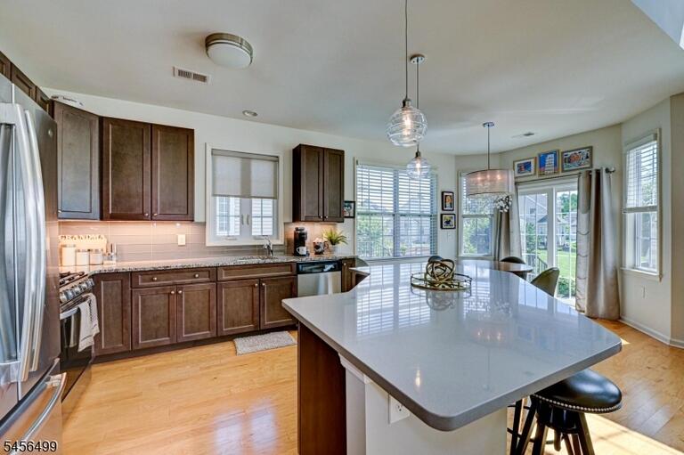 Property listing MLS 4049161 photo 9