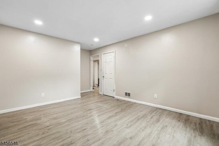 Property listing MLS 4049173 photo 15